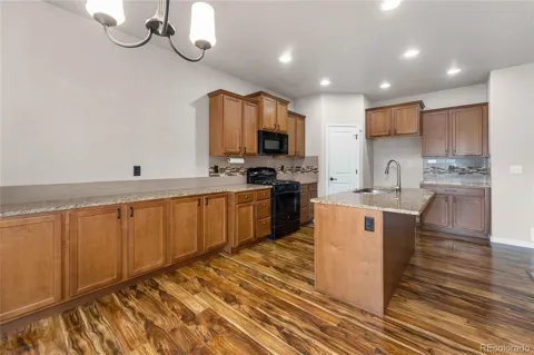 843 Settlers Drive