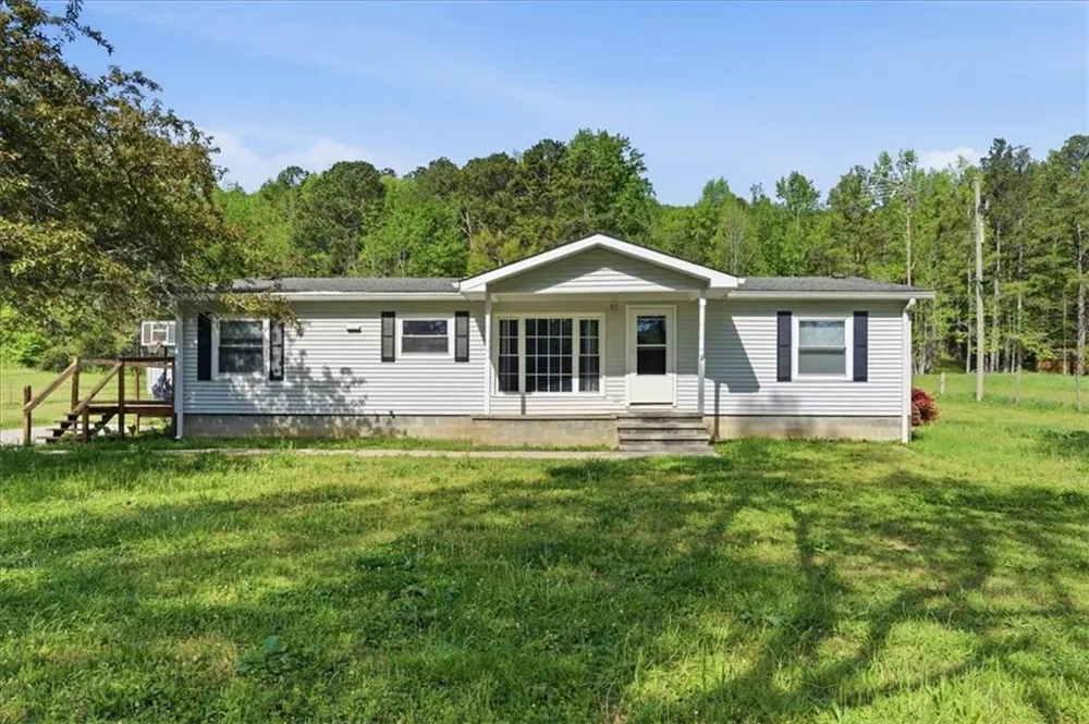 235 Kirk Road NW White, GA 30184