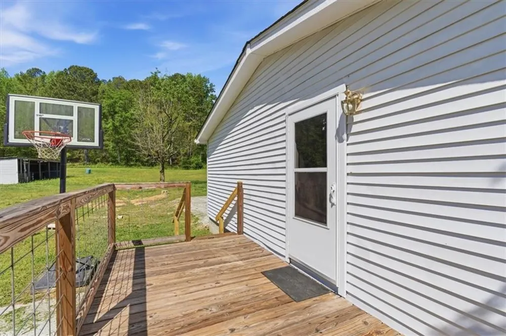 235 Kirk Road NW White, GA 30184