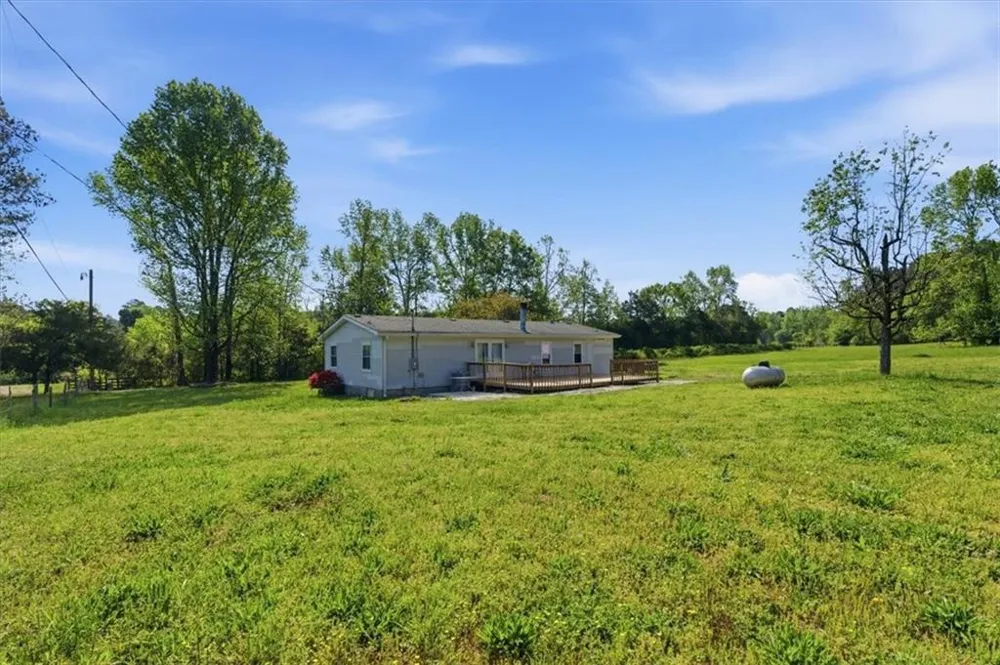 235 Kirk Road NW White, GA 30184