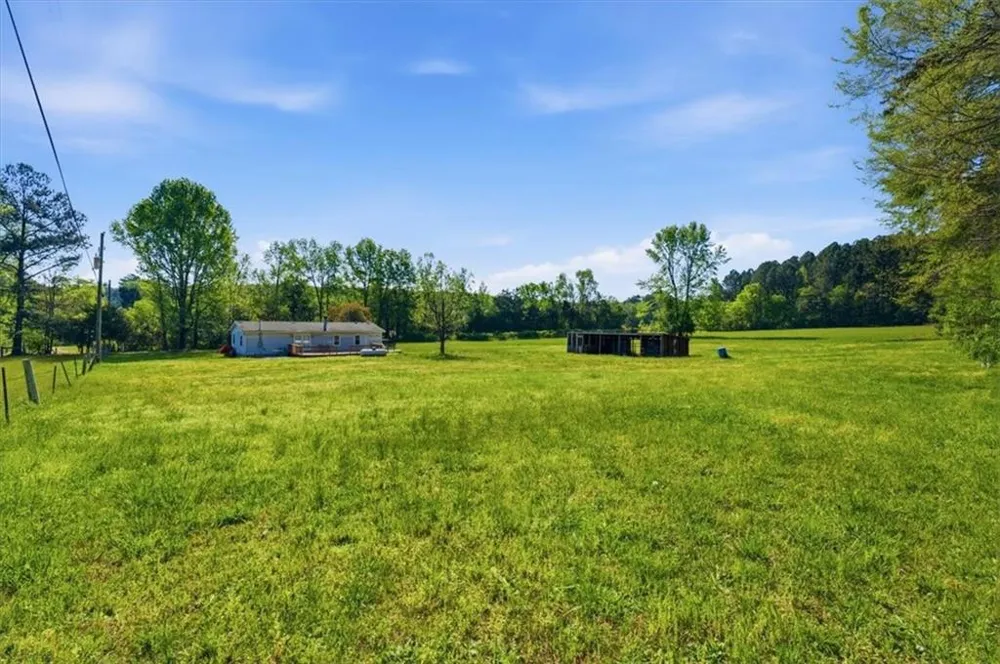 235 Kirk Road NW White, GA 30184