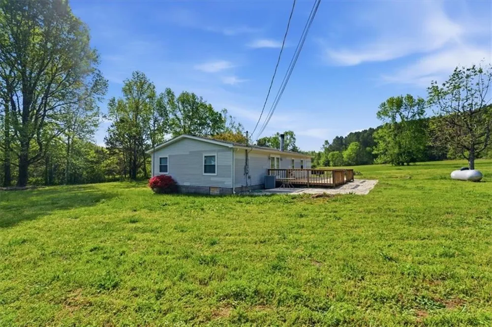 235 Kirk Road NW White, GA 30184