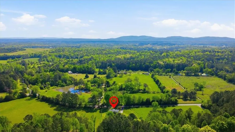 235 Kirk Road NW White, GA 30184