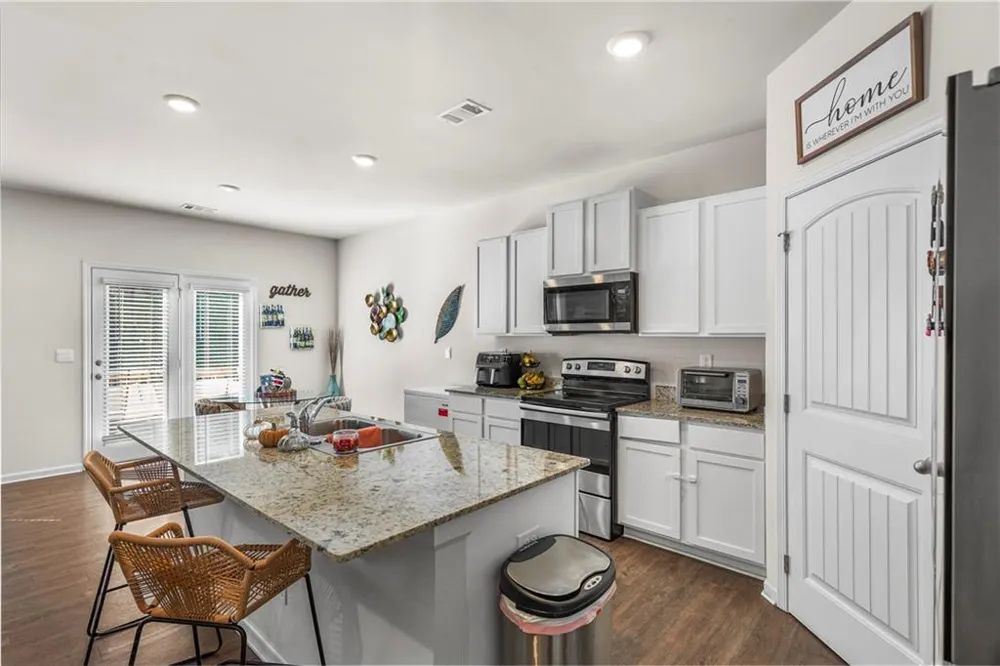 499 Walnut Grove Way Pendergrass, GA 30567