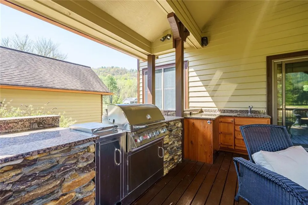 2171 Big Pine Drive Hiawassee, GA 30546