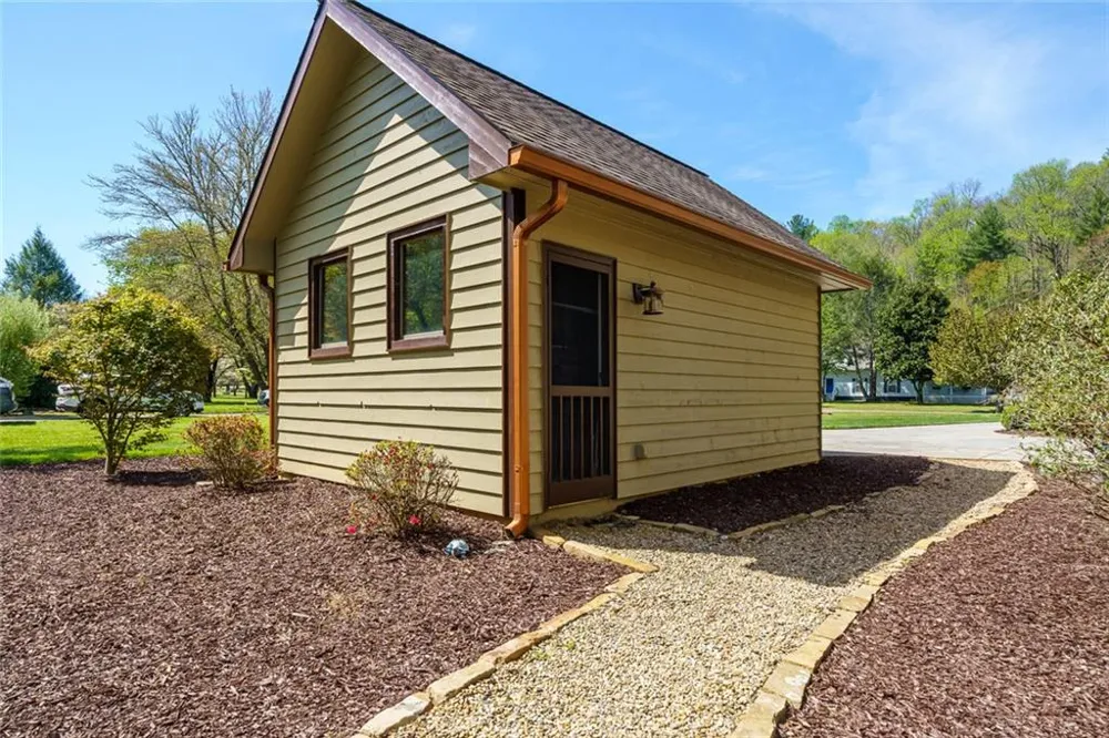 2171 Big Pine Drive Hiawassee, GA 30546