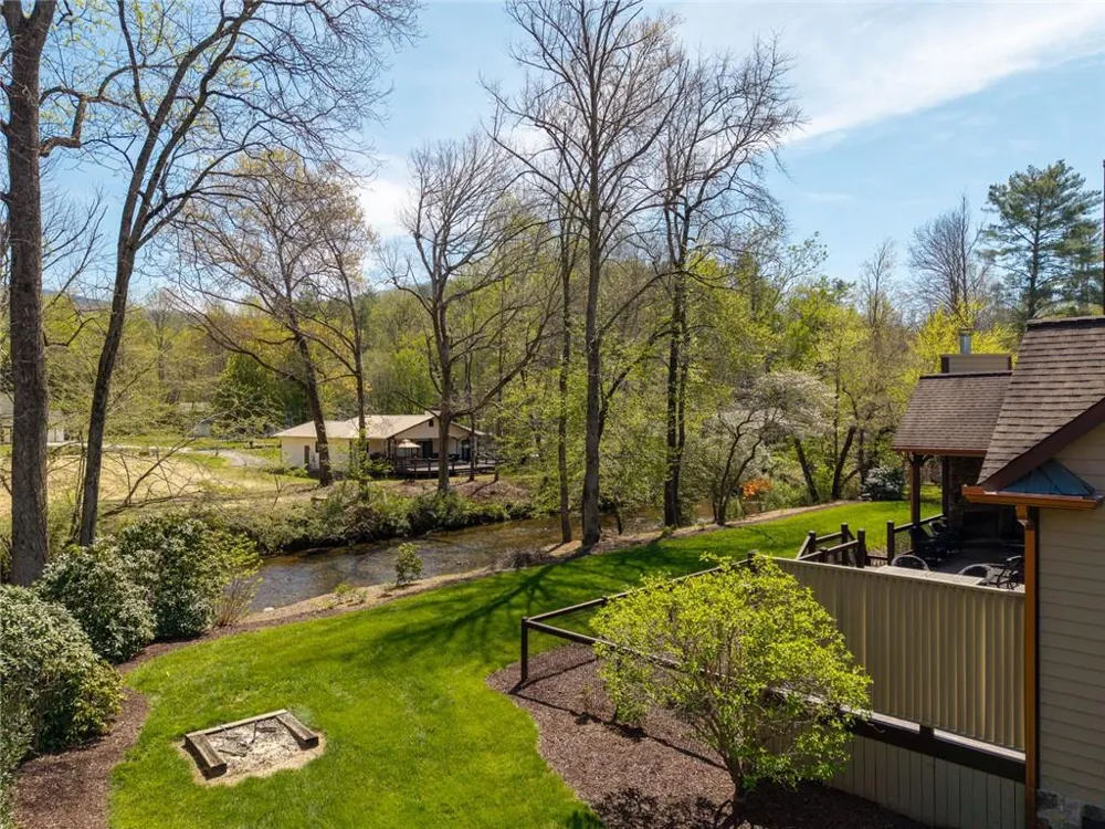 2171 Big Pine Drive Hiawassee, GA 30546