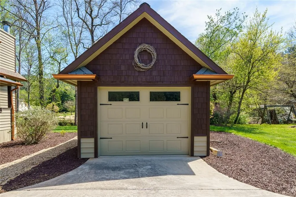2171 Big Pine Drive Hiawassee, GA 30546