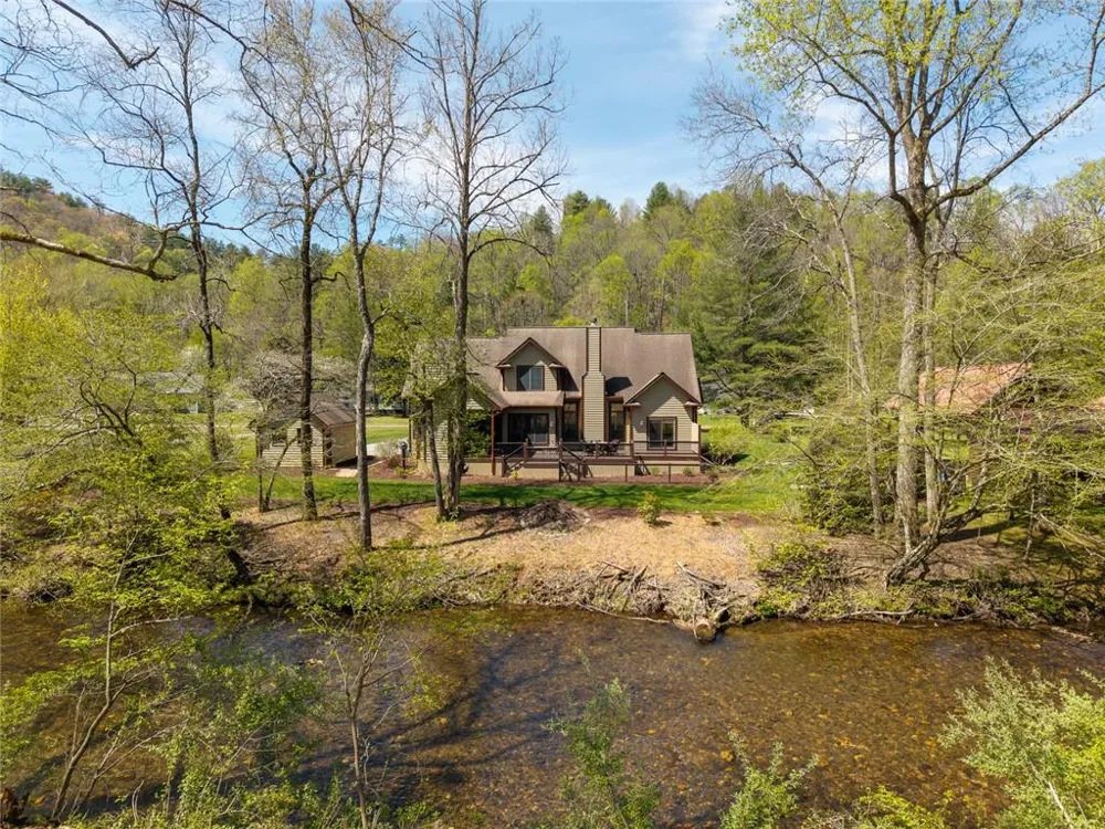 2171 Big Pine Drive Hiawassee, GA 30546