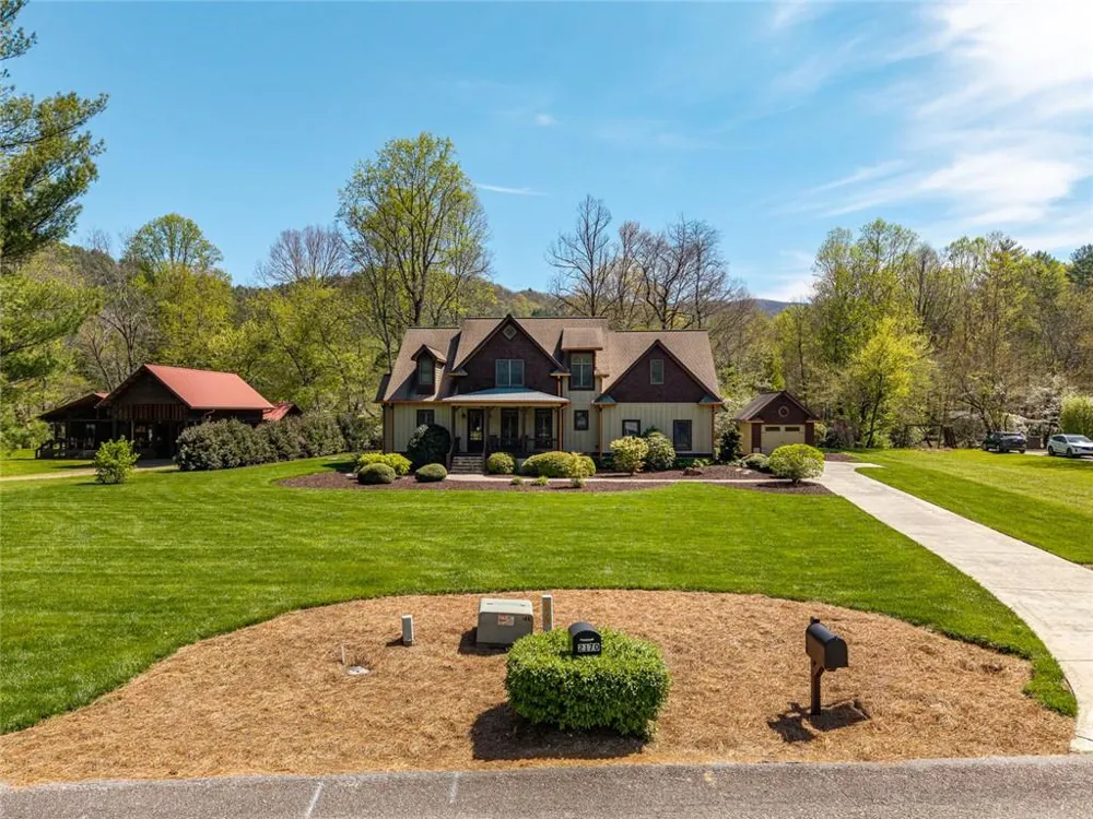 2171 Big Pine Drive Hiawassee, GA 30546
