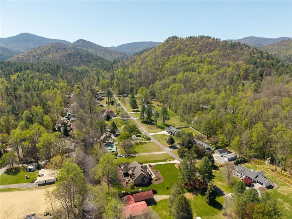 2171 Big Pine Drive Hiawassee, GA 30546