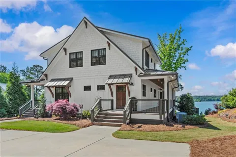 1951 Northwoods Drive