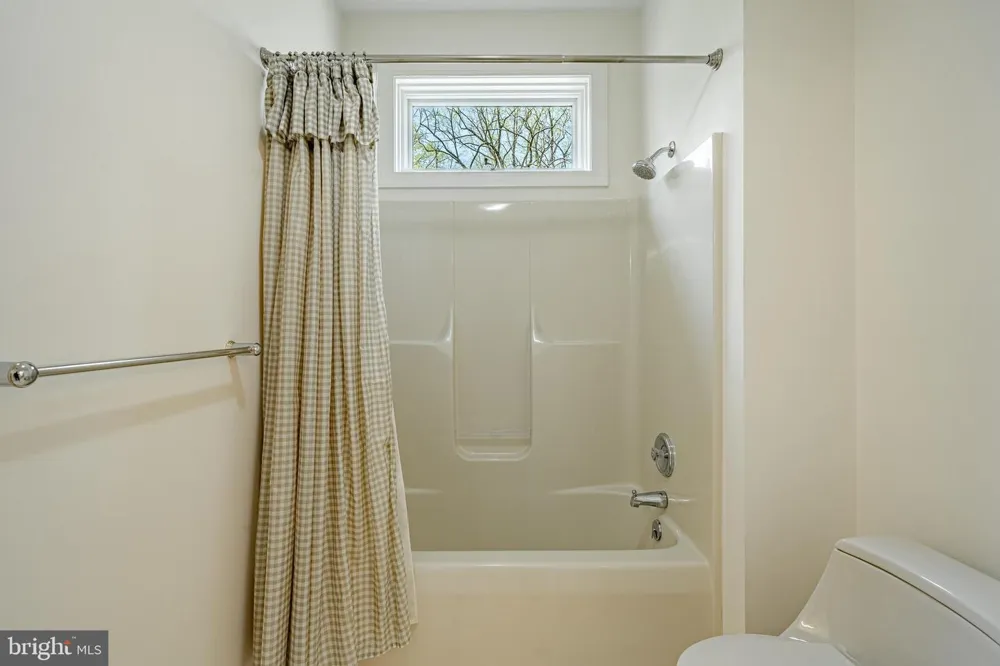 127 MONTANA DRIVE Chadds Ford, PA 19317