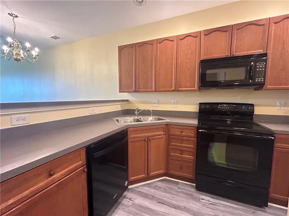 1992 Hoods Fort Circle NW #22 Kennesaw, GA 30144