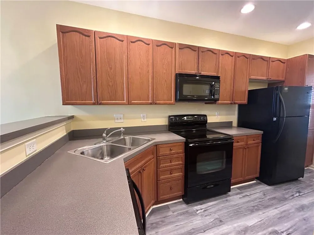 1992 Hoods Fort Circle NW #22 Kennesaw, GA 30144