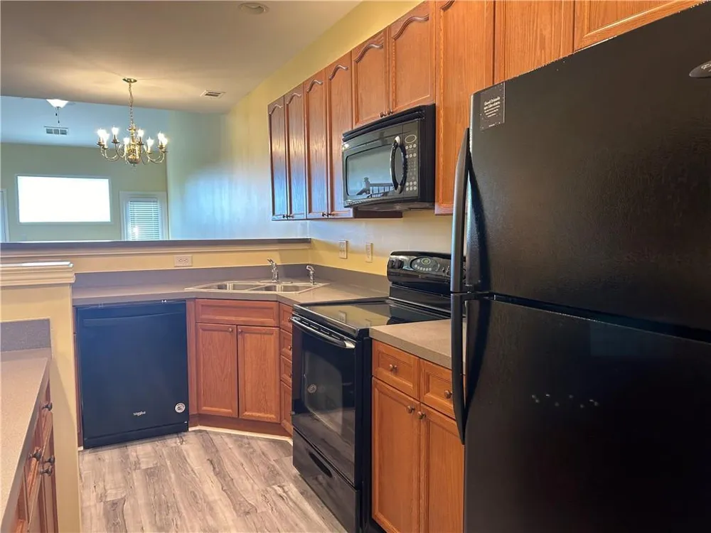 1992 Hoods Fort Circle NW #22 Kennesaw, GA 30144