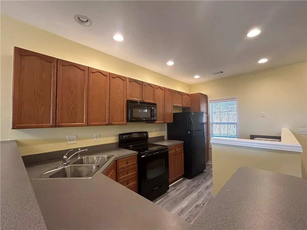 1992 Hoods Fort Circle NW #22 Kennesaw, GA 30144