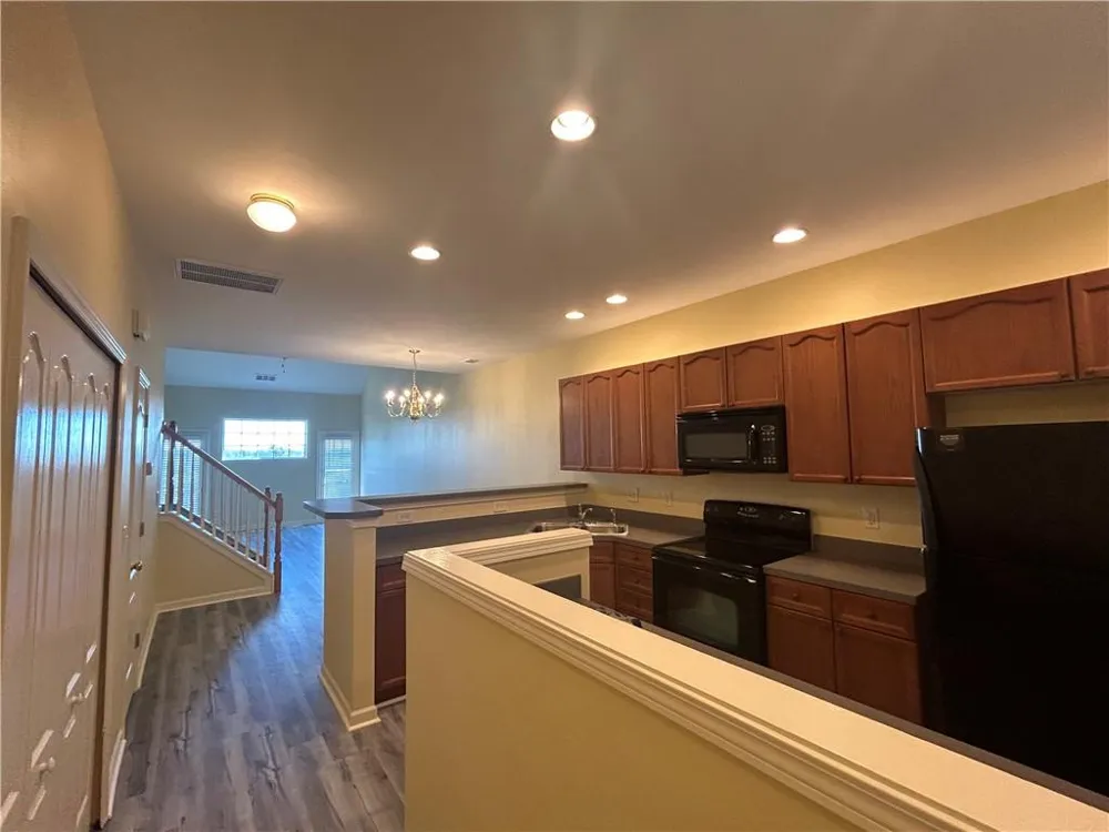 1992 Hoods Fort Circle NW #22 Kennesaw, GA 30144