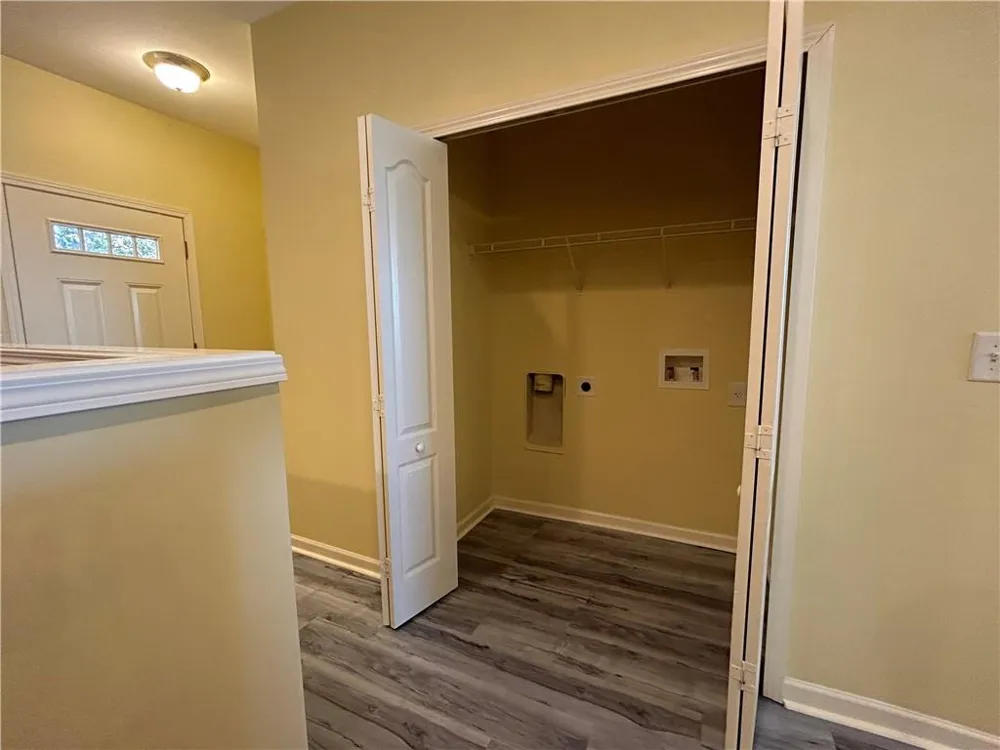 1992 Hoods Fort Circle NW #22 Kennesaw, GA 30144
