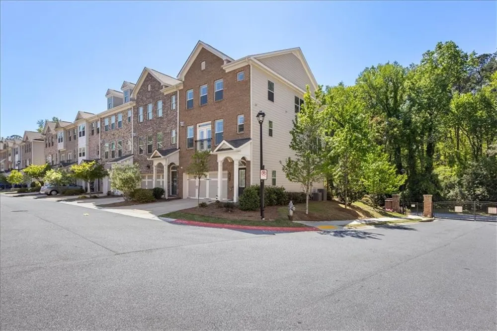 2056 Violet Lane Brookhaven, GA 30319