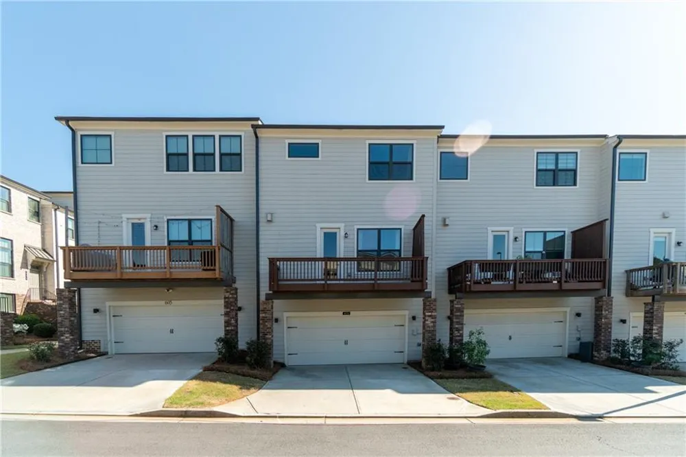 615 Fair View Circle Roswell, GA 30076