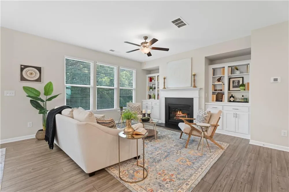 3327 Park Pointe Circle Scottdale, GA 30079