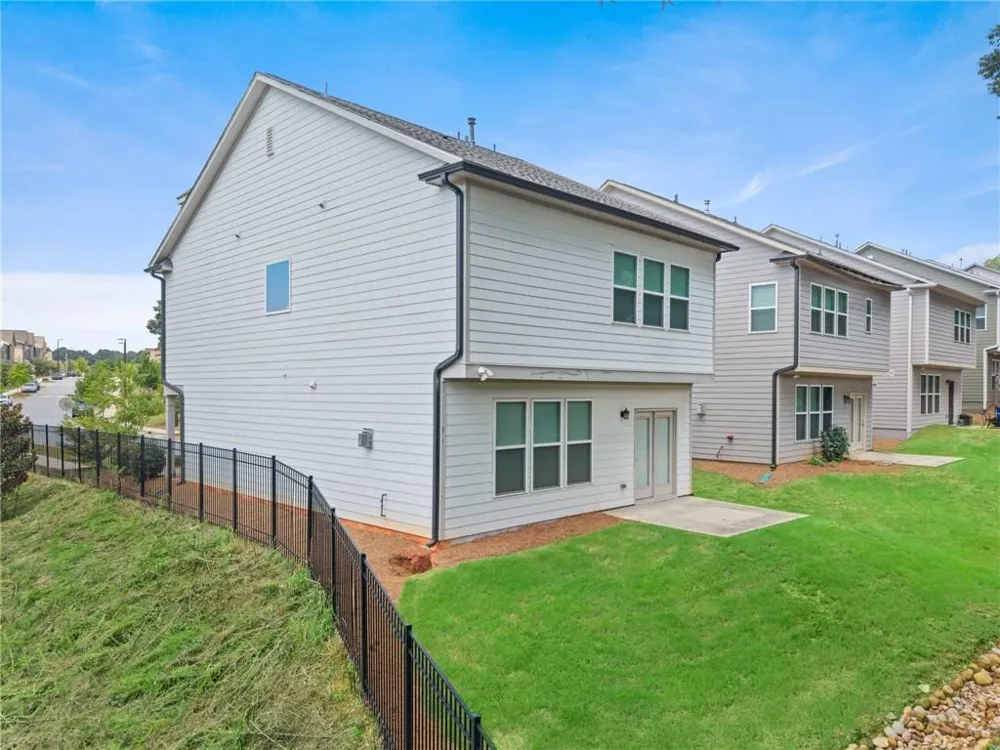 3327 Park Pointe Circle Scottdale, GA 30079