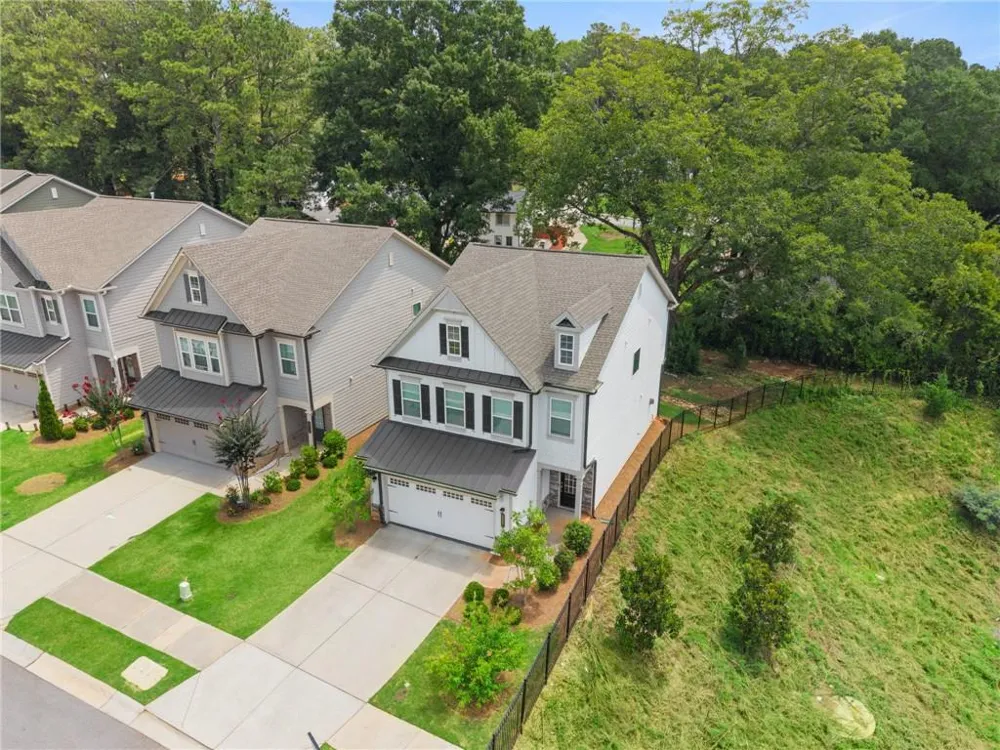 3327 Park Pointe Circle Scottdale, GA 30079