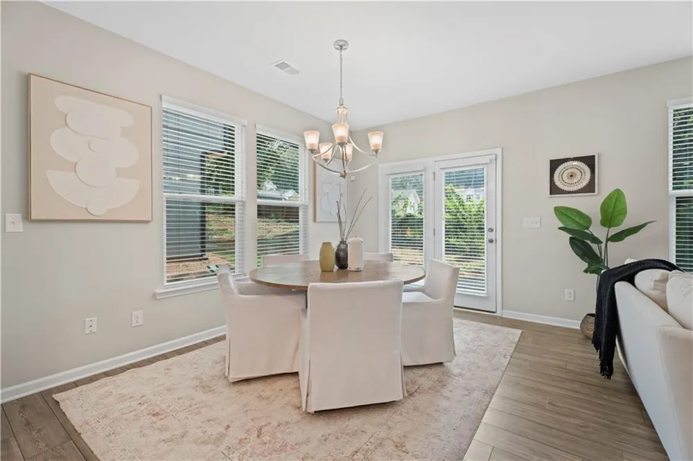 3327 Park Pointe Circle Scottdale, GA 30079