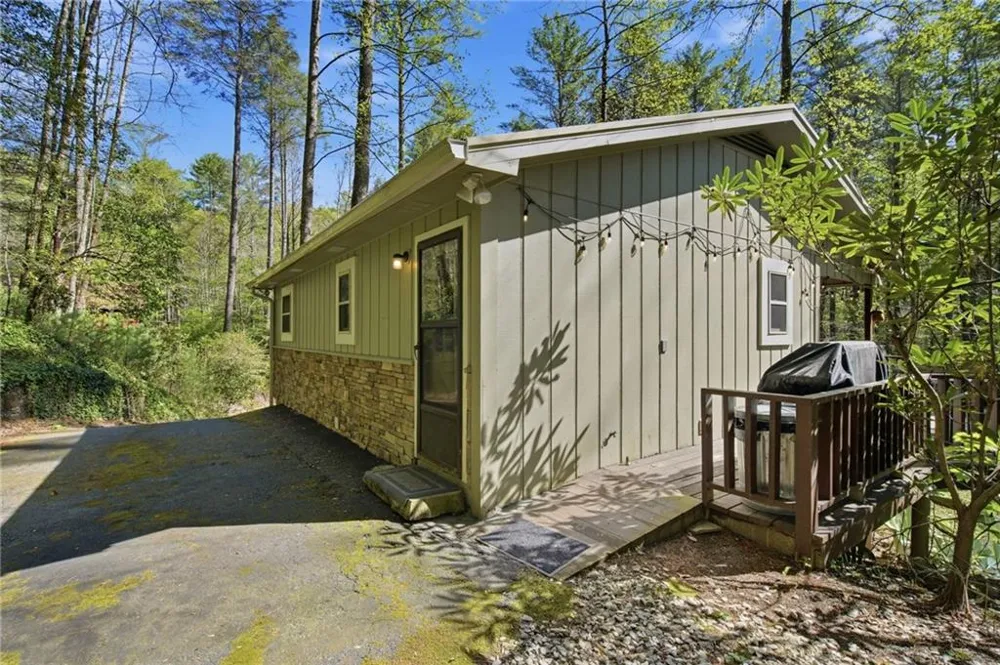 15 Salmon Road Blairsville, GA 30512