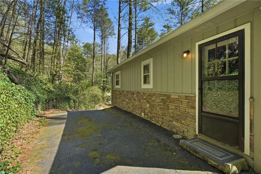 15 Salmon Road Blairsville, GA 30512