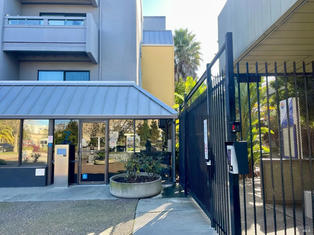 1 Embarcadero W ##355 Oakland, CA 94607