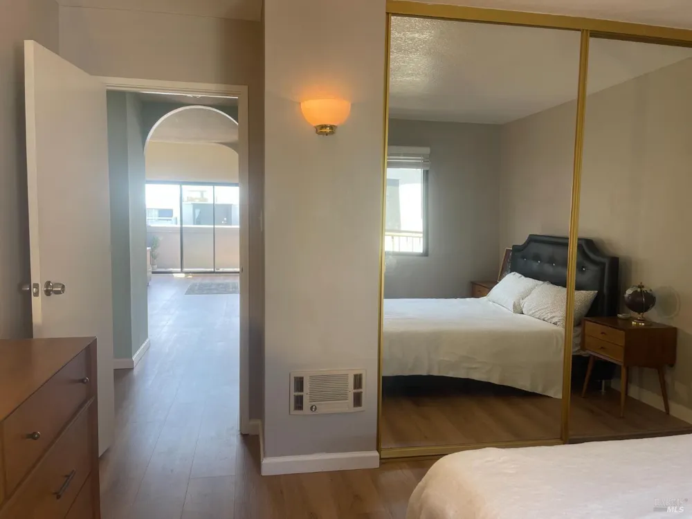 1 Embarcadero W ##355 Oakland, CA 94607