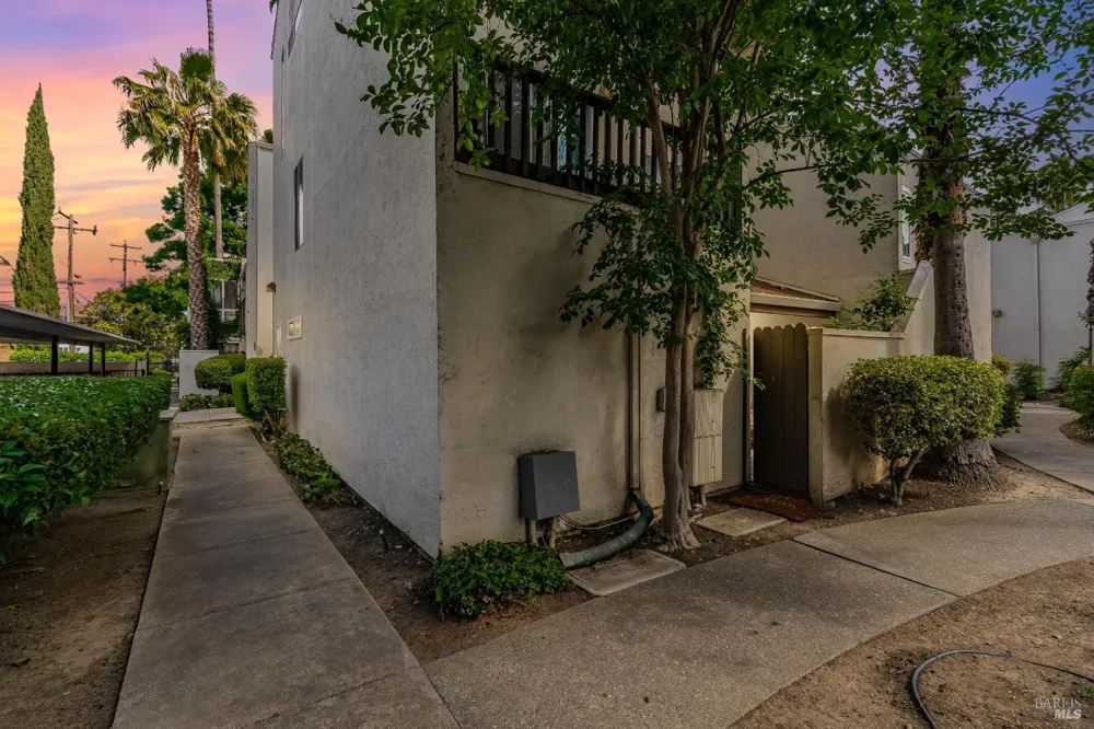2100 Laguna Circle ##D Concord, CA 94520