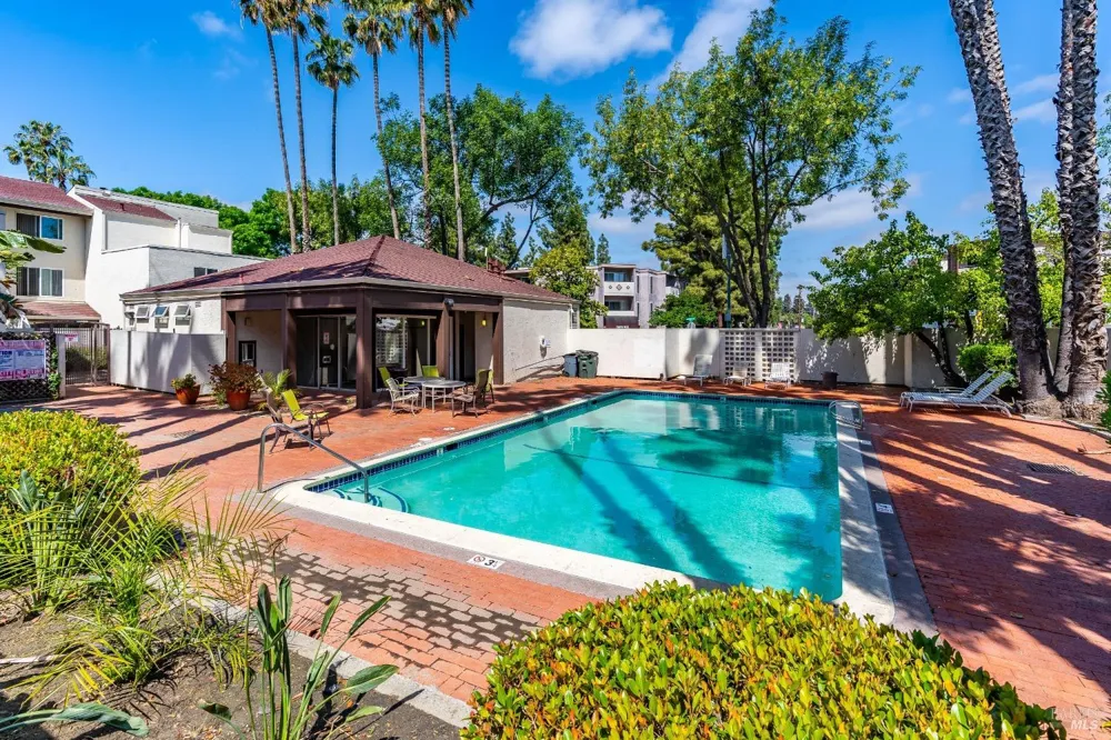 2100 Laguna Circle ##D Concord, CA 94520