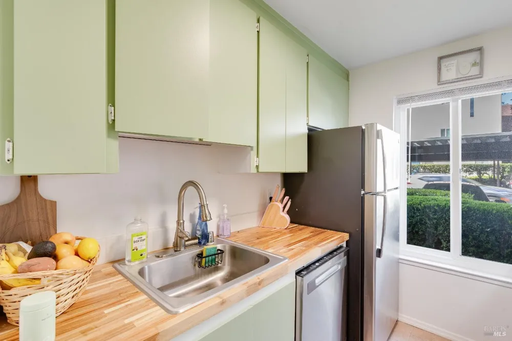 2100 Laguna Circle ##D Concord, CA 94520