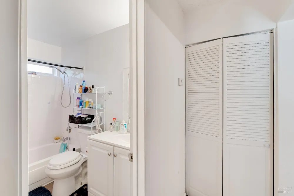 2100 Laguna Circle ##D Concord, CA 94520