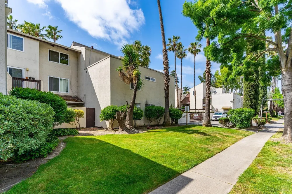 2100 Laguna Circle ##D Concord, CA 94520