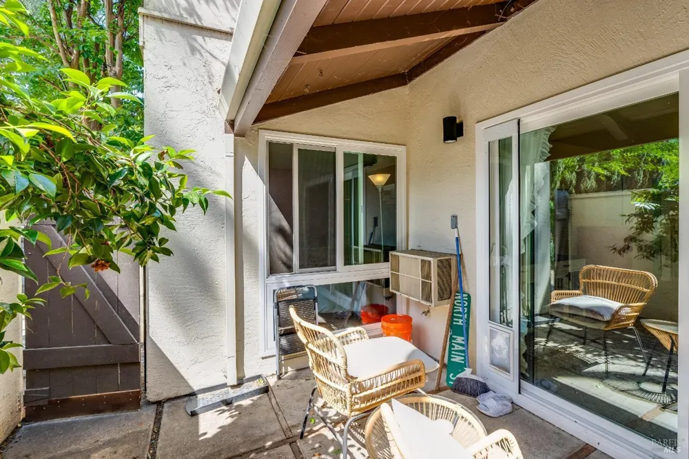 2100 Laguna Circle ##D Concord, CA 94520