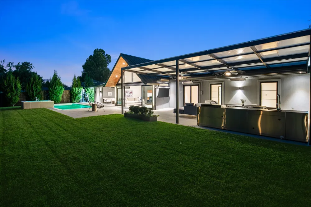 11348 Valleydale Drive Dallas, TX 75230