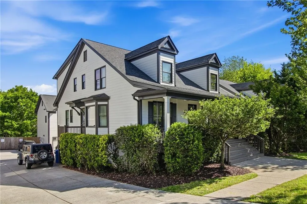 1433 Carroll Drive NW #8 Atlanta, GA 30318