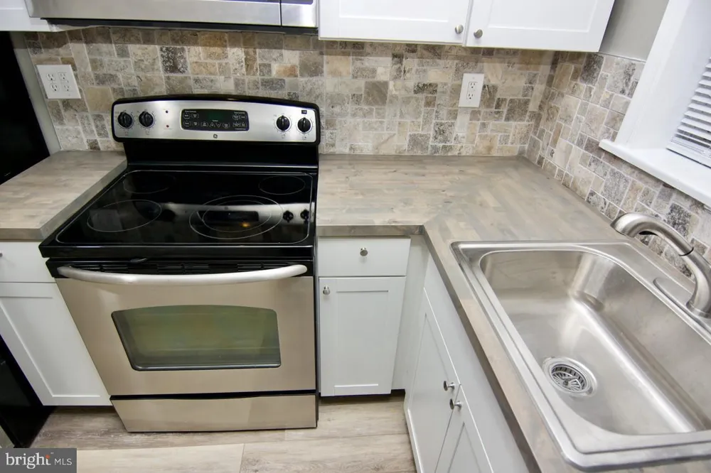 1115 MUHLENBERG STREET Reading, PA 19602