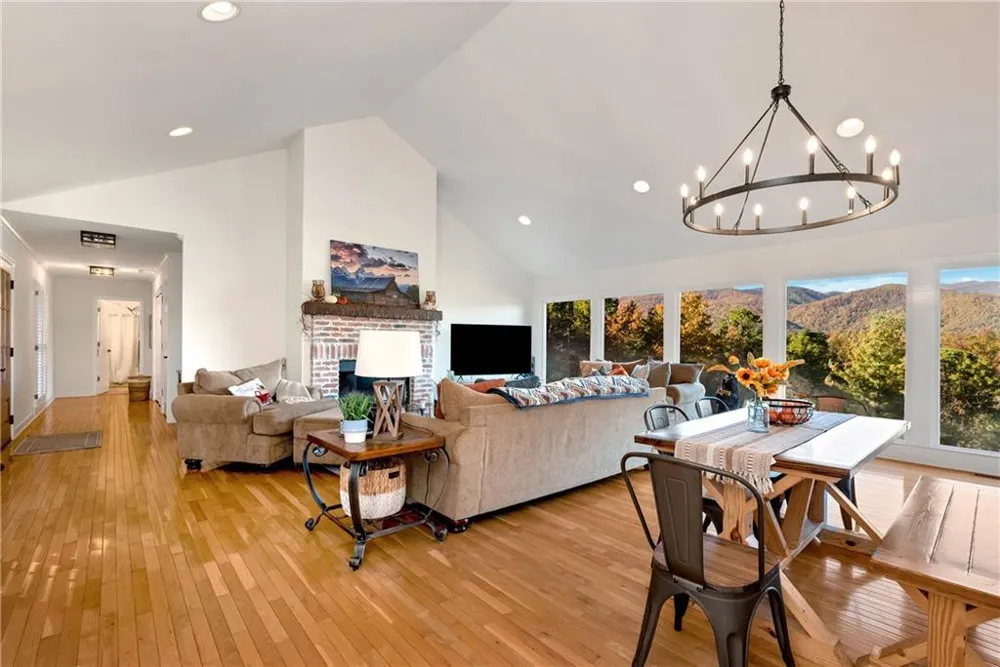 962 Woodbrier Sautee Nacoochee, GA 30571