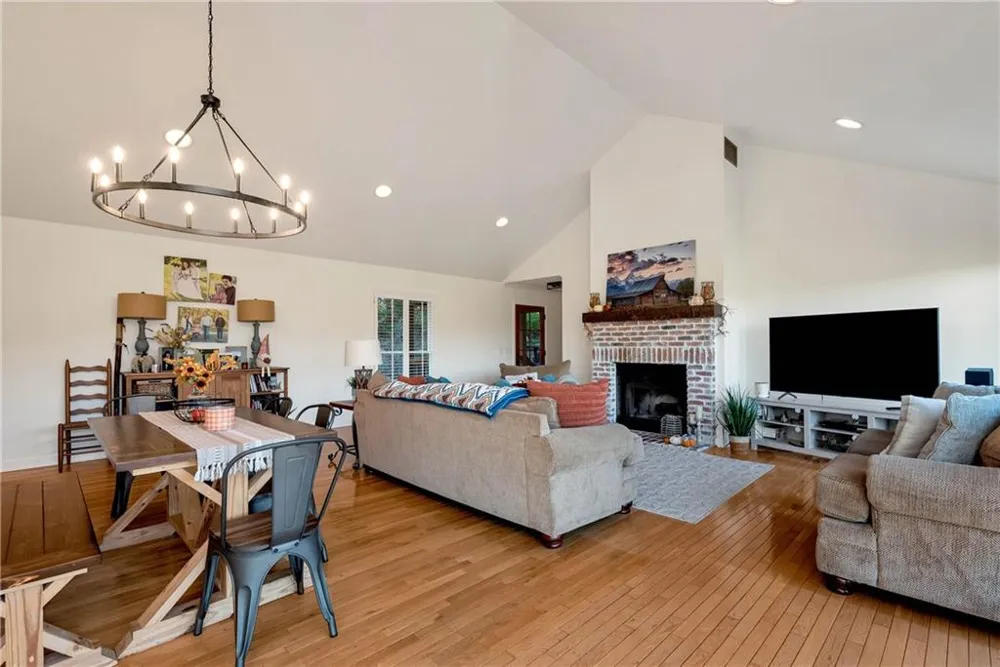 962 Woodbrier Sautee Nacoochee, GA 30571