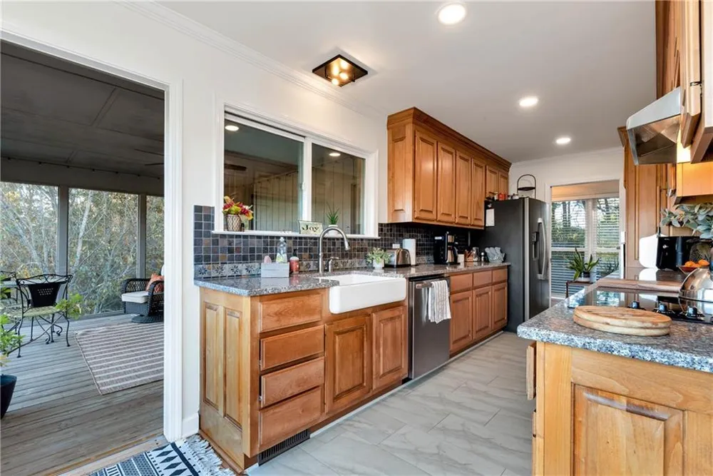 962 Woodbrier Sautee Nacoochee, GA 30571