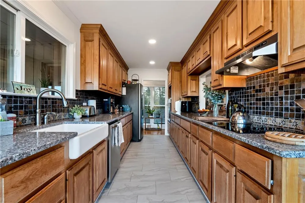 962 Woodbrier Sautee Nacoochee, GA 30571