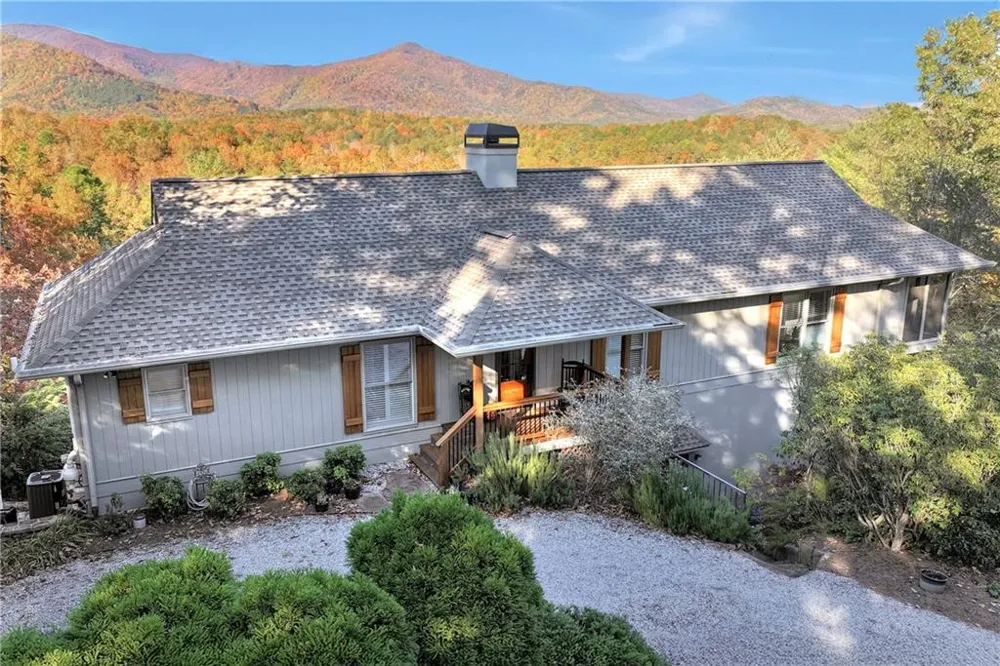 962 Woodbrier Sautee Nacoochee, GA 30571