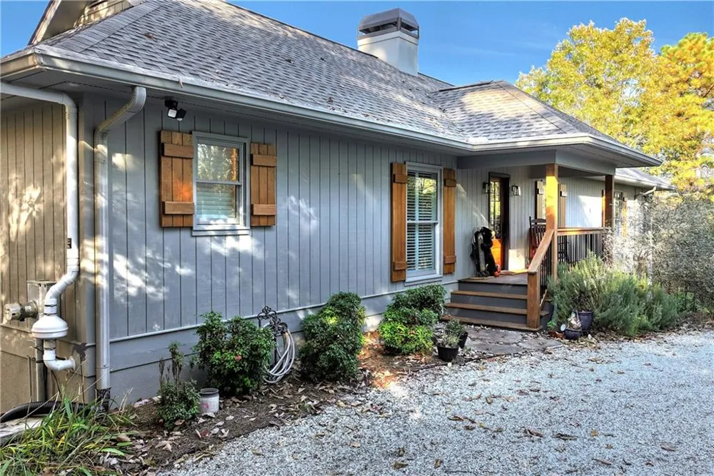 962 Woodbrier Sautee Nacoochee, GA 30571