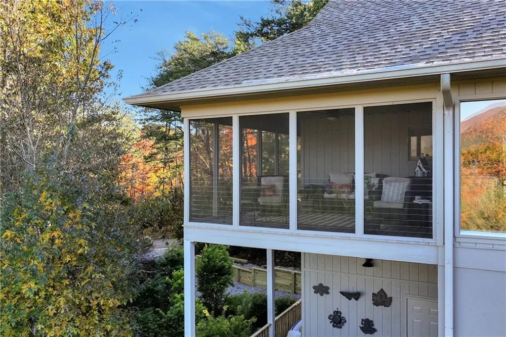 962 Woodbrier Sautee Nacoochee, GA 30571