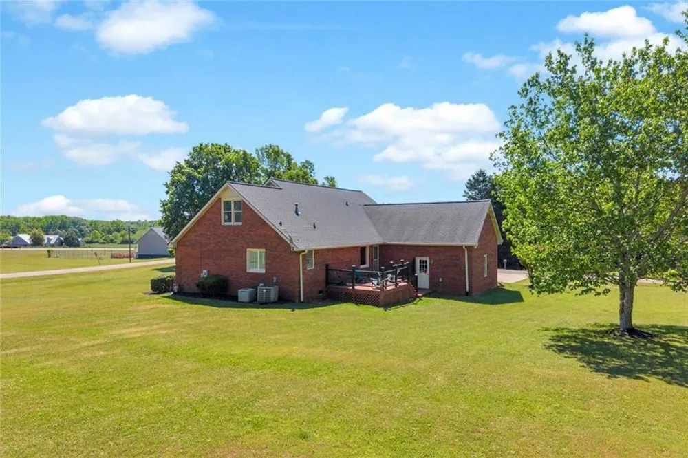 71 Woodridge Way Royston, GA 30662